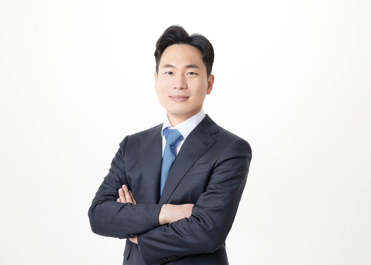 권인욱 세무사는 가상자산 세무 전문 IW세무사무소의 대표세무사다. 대형 거래소 재직 경력을 바탕으로 활동 중이다.