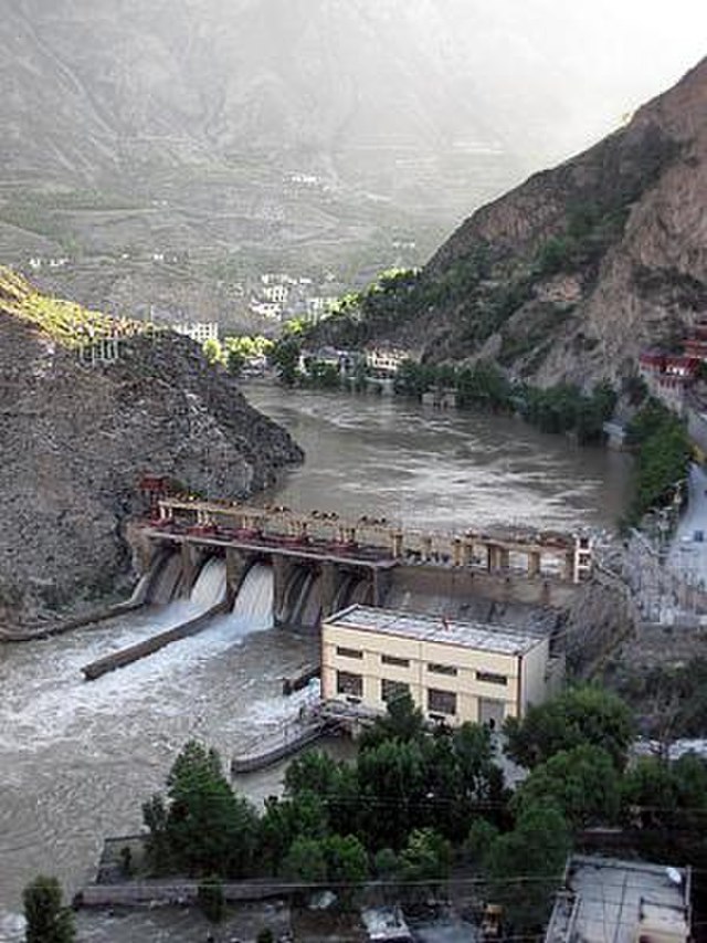 중국 쓰촨 지역의 수력발전소. 출처=Wikimedia Commons